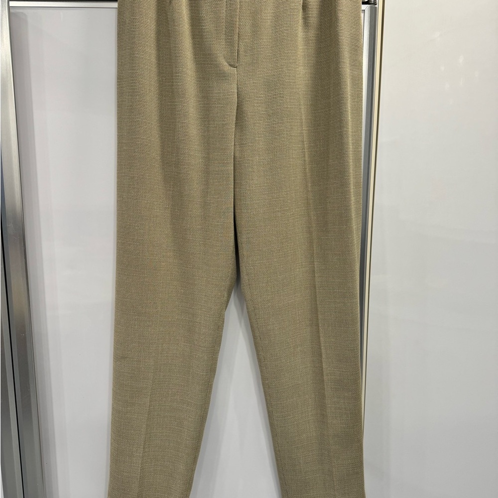 Jones of New York 3 button pantsuit! Slim fitting w/lightly padded shoulders! - Picture 7 of 8